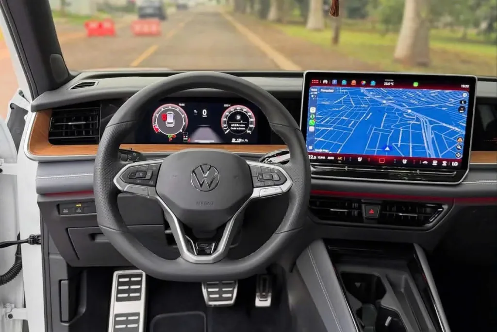 Volkswagen Tiguan thế hệ mới - Tiện nghi th&ocirc;ng minh