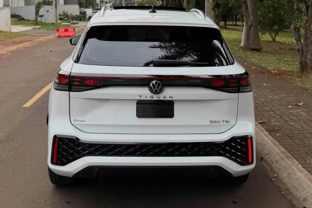 Volkswagen Tiguan thế hệ mới - Hỗ trợ đỗ xe v&agrave; camera to&agrave;n cảnh